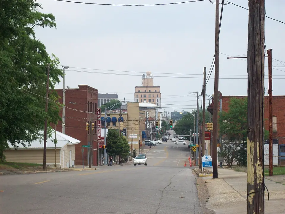 Foster Street looking toward downtown Dothan, Alabama