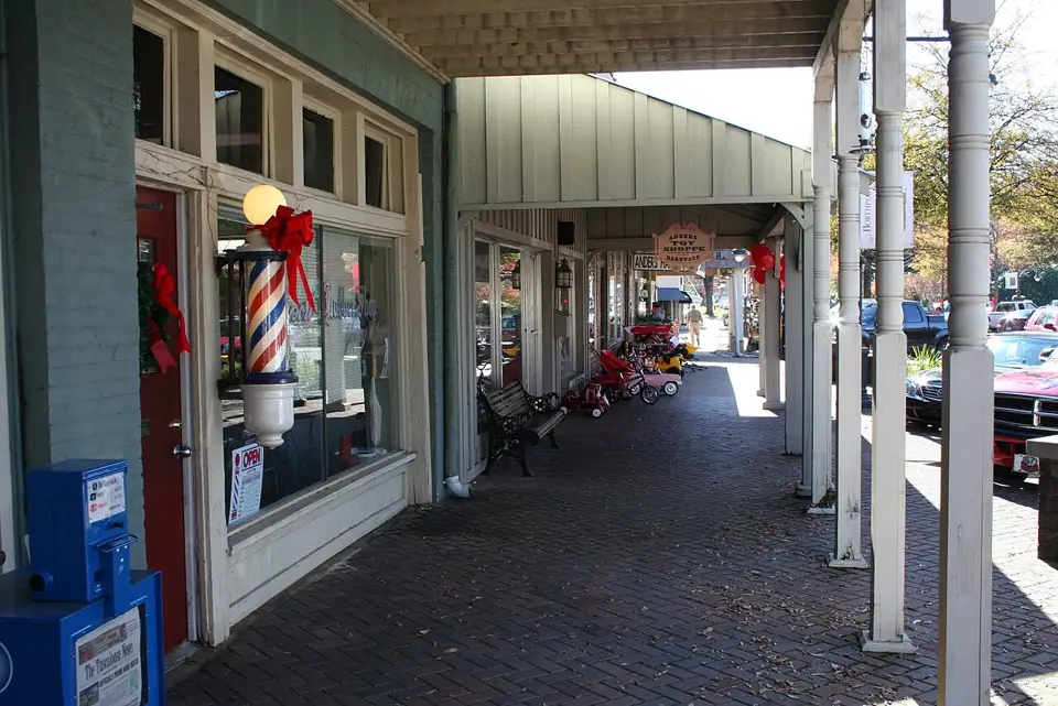 Sidewalk and storefronts in downtown Northport, Alabama